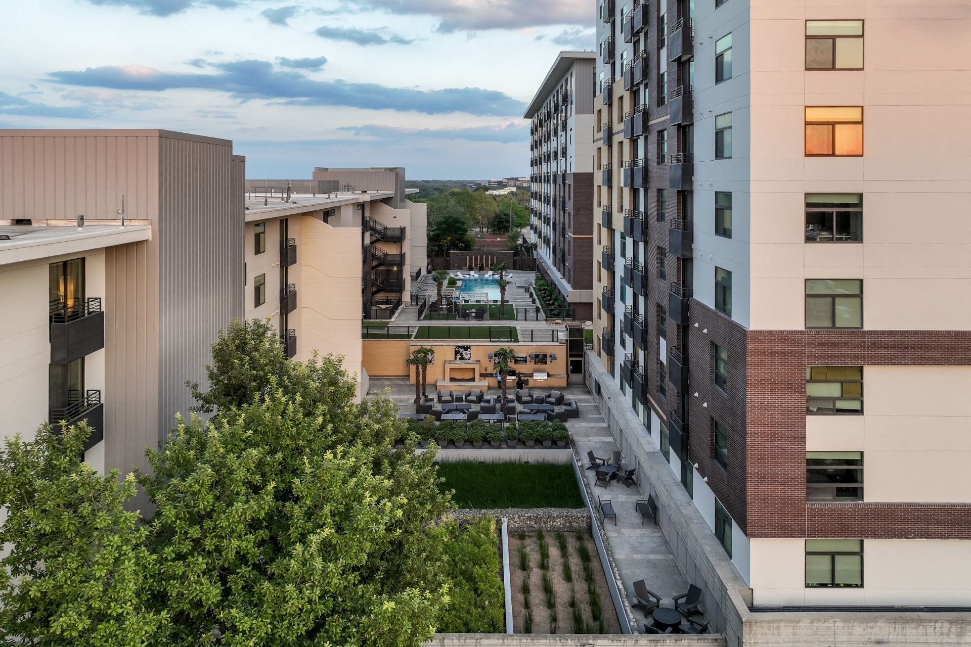 Berkshire Riverview Apartments, 1300 E Riverside Dr, Austin